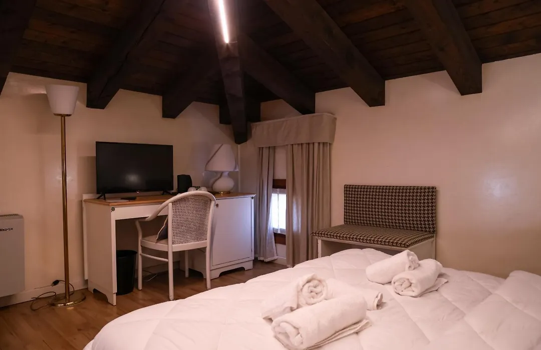 Hotel Villa Sara With Pool And Parking Near Venice-1